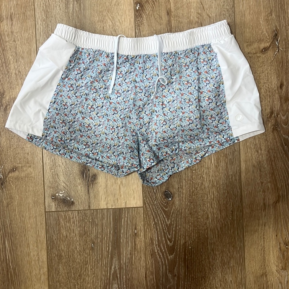 Shorts with pockets!!